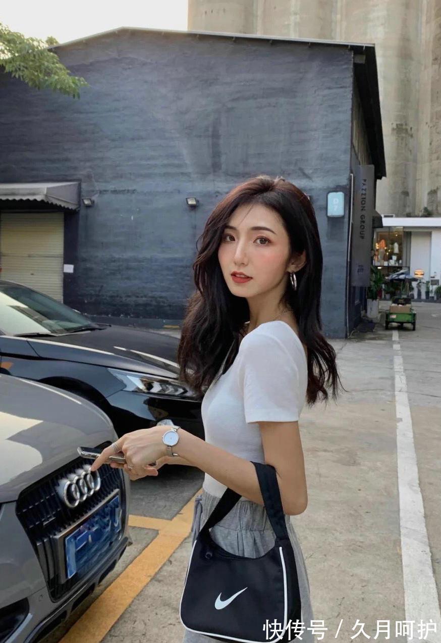 无袖衫|打底裤搭配无袖衫,美的简约又显身材,气质女生们的最爱