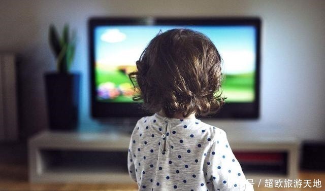 芳芳|8岁女儿捂着肚子,自称里面有个“宝贝”,送医检查妈妈哭了