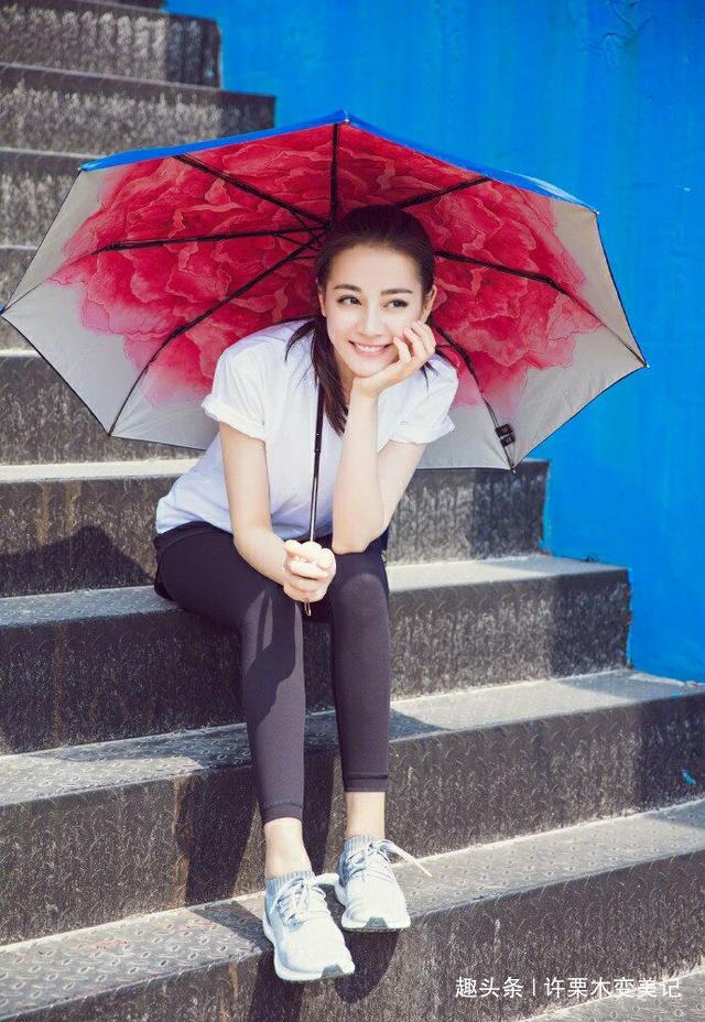 气垫!包包里常放几样东西的,一般都是讲究的女人,你有几样