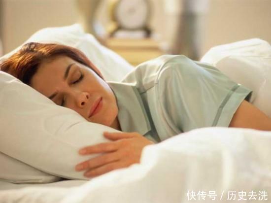 老寿星的长寿秘诀被曝光不是锻炼饮食,而是睡前做好4件事