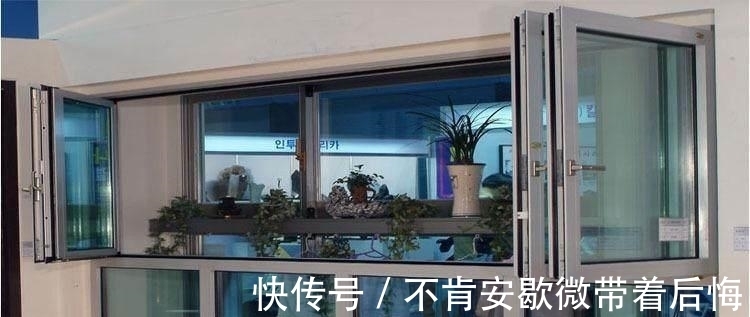 被子|封阳台别再装推拉窗了，不出10年准淘汰，这种窗户还能晒被子！
