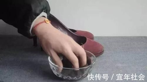 放大镜|鞋子挤脚?老司机教你2招,学会后鞋子怎么穿都舒服!