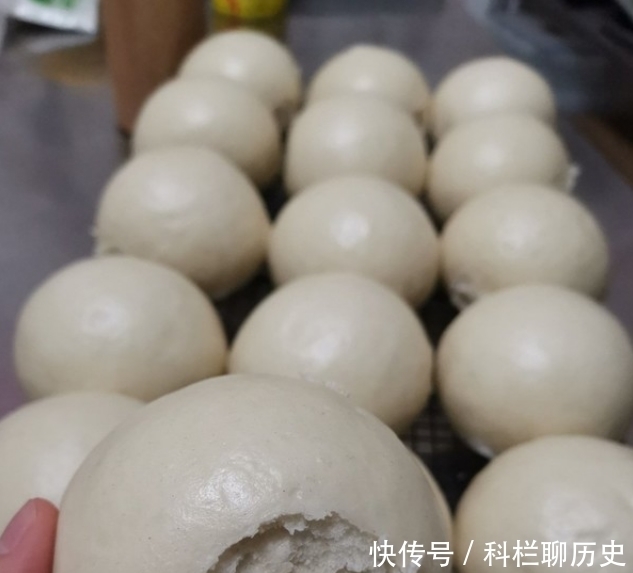 教你做好吃的戗面馒头,叠一叠擀一擀层次多,松软耐嚼层次多,太香了