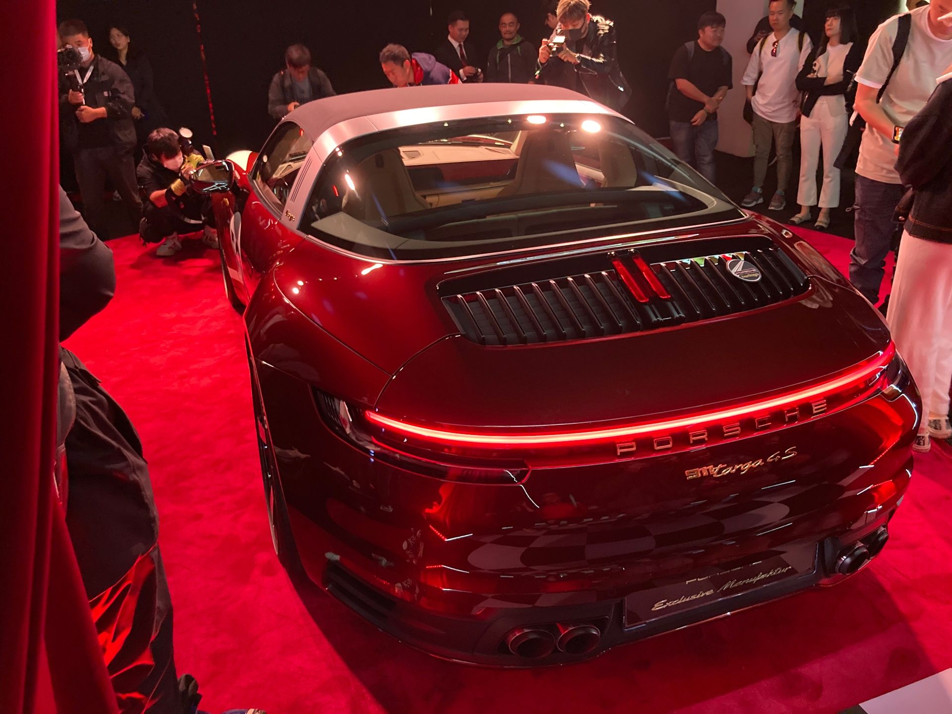 首发|售价216.10万元 保时捷911 Tara4S特别版国内首发