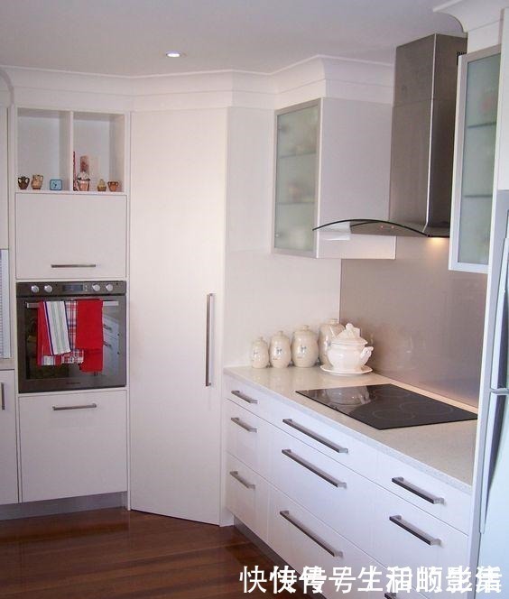 日本|把厨房转角利用好，建个1㎡小杂物间，收纳能力不比日本差！