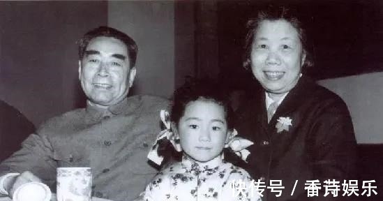 书写者!周总理沉笔挥写出150个小楷,笔墨典雅隽永,成为其一生书法绝唱