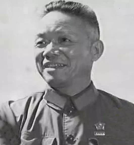 相遇|这三位原本是在一个班，等再次相遇时，班长是中将，战士却是上将