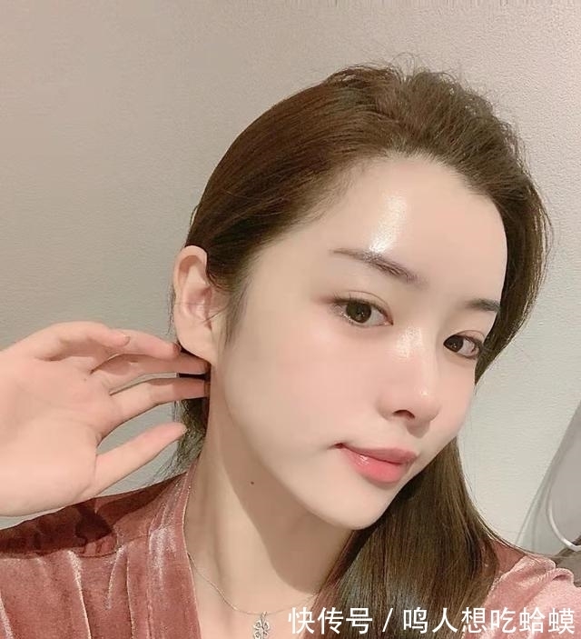 闲钱 女人如果没闲钱,没必要在护肤品上浪费,熟知这四点不花冤枉钱