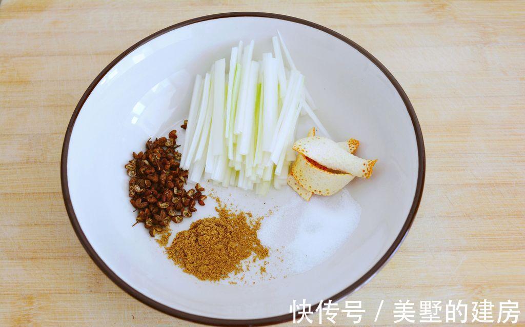 家常香煎带鱼,外酥里嫩,咬一口味道真赞,家人都爱吃