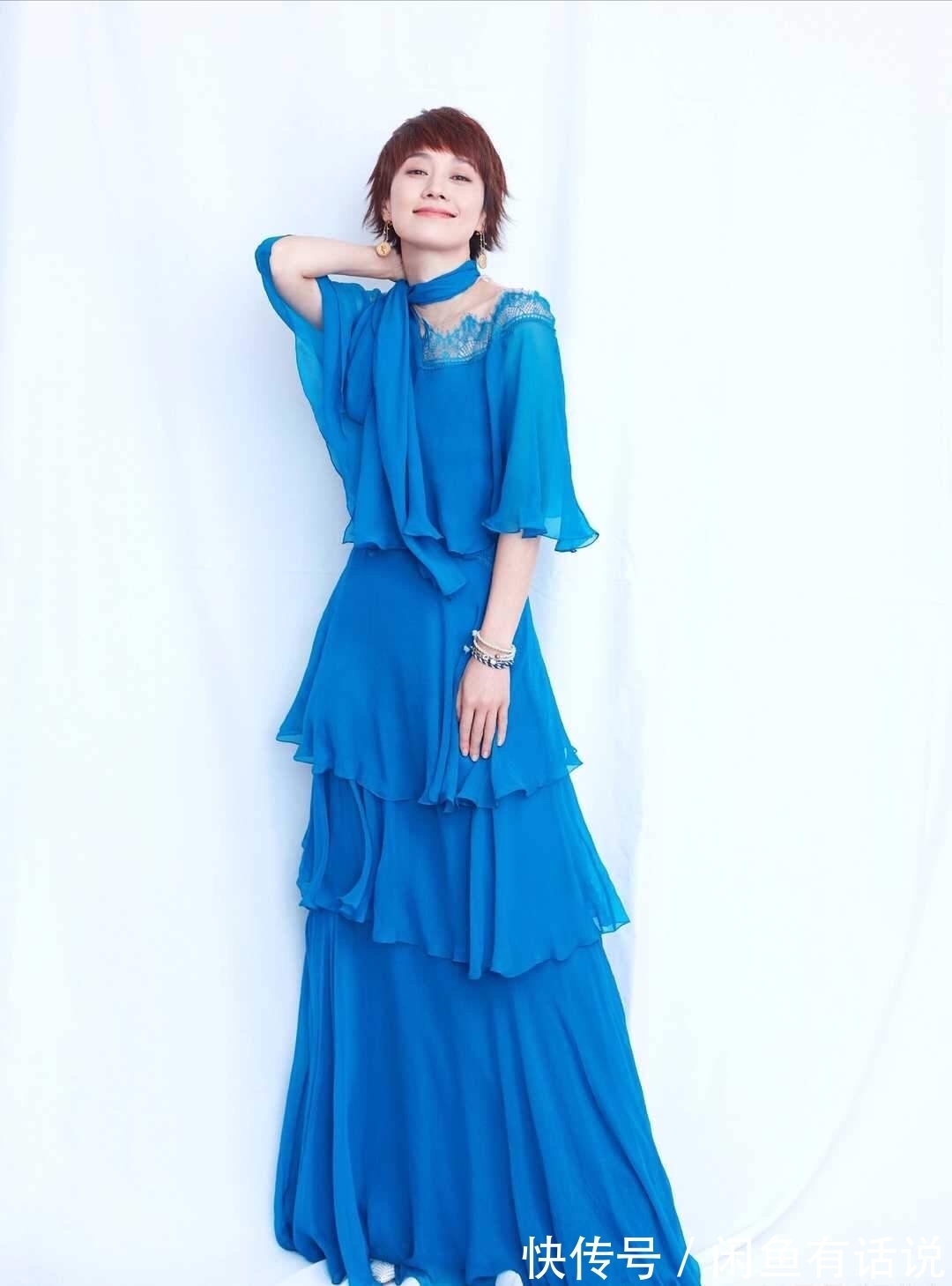 皮裙|马伊琍瘦了就任性,这么紧身的皮裙也敢穿,“挤”太满看着不太美