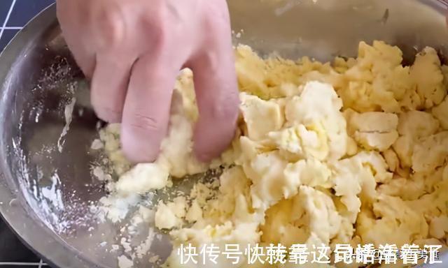 烘焙,豆沙饼的做法,饼皮脆脆的,里面柔软又香甜,朋友都爱吃