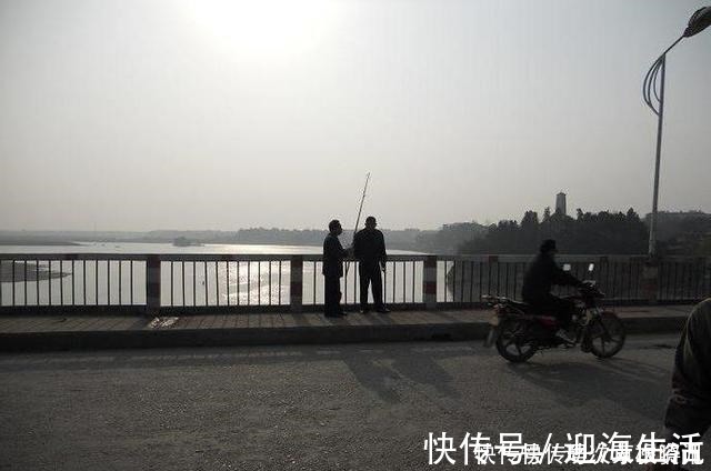 钓法|民间钓鱼人的“流氓式钓鱼”，不用钓饵的，每天照样获鱼几十斤