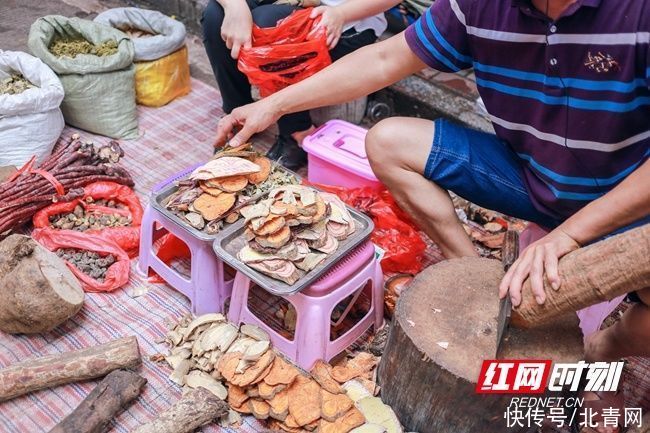 集市|蓝山：端午集市人气旺