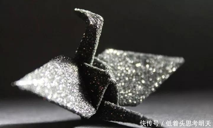 重样|每天折一只千纸鹤,他坚持了1000天不重样,女友被感动到梨花带雨