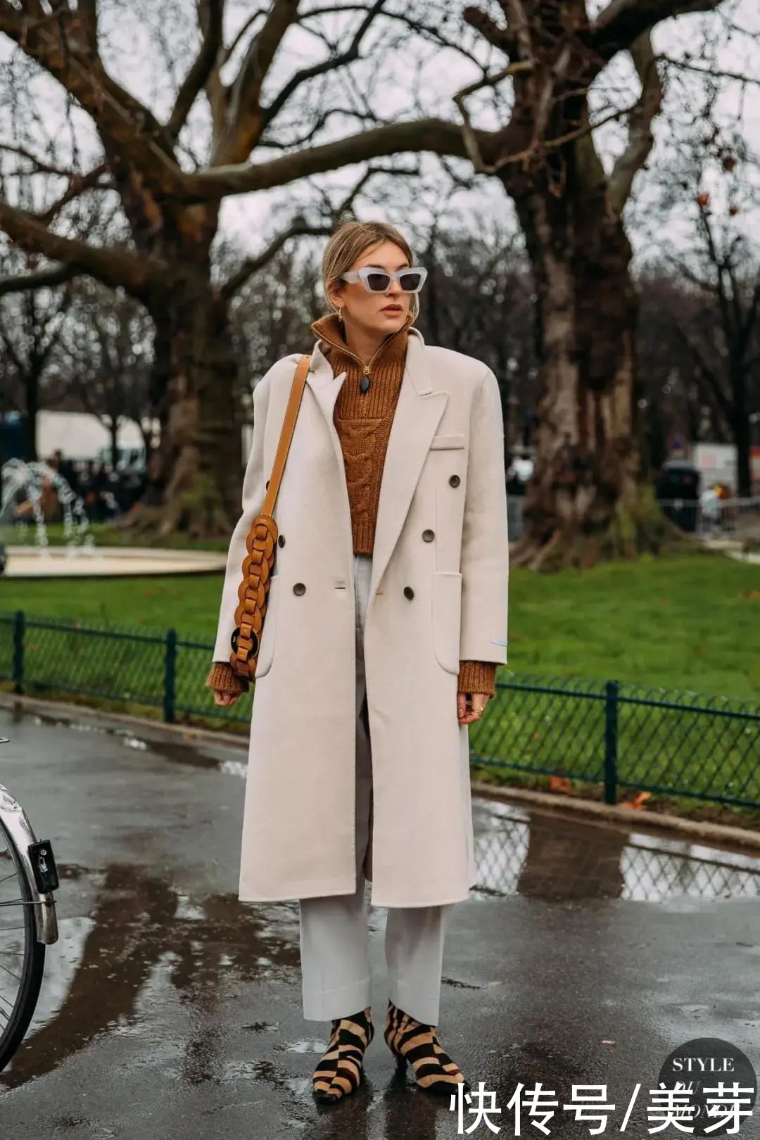 大衣里面穿什么？这4款绝美内搭，让你时髦一整个冬天