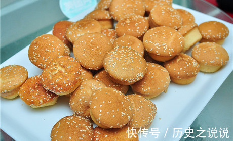 蛋糕在家就可以做,1碗面粉2个鸡蛋,不用烤箱,5分钟一个!