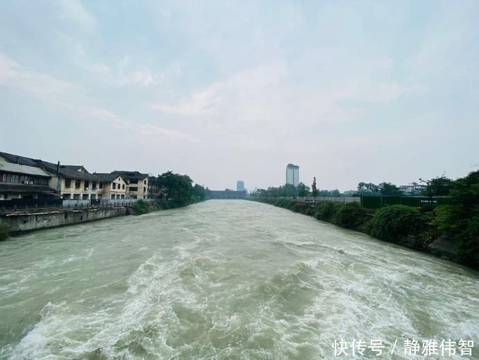 成都平原|都江堰一座华丽的廊桥，紧邻5A景区，免费游玩却常被忽略