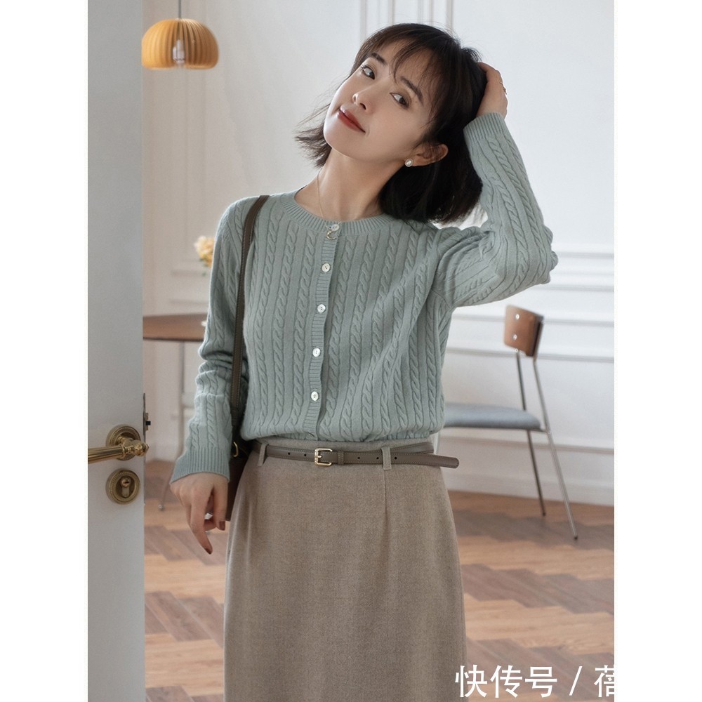 提亮|皮肤黄、黑的女生,秋季选择这5种颜色的衣服,提亮肤色很简单