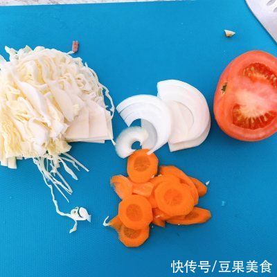 家常炒年糕你这么做，好吃到停不下来