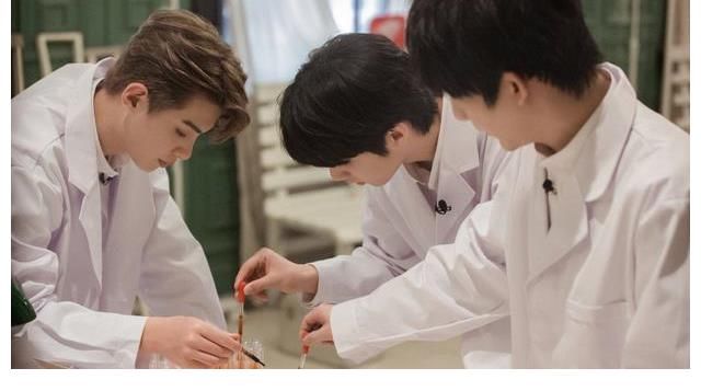 暗道|《密室大逃脱3》收官：《绝密医院》为啥被称为本季最赞密室？