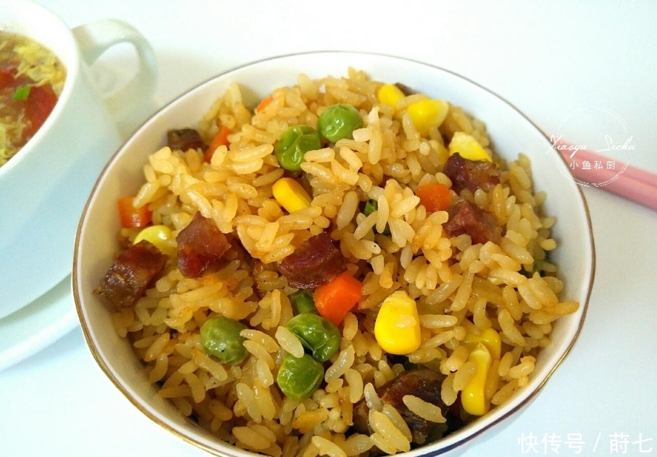 饭菜|特适合懒人的腊肠焖饭,饭菜一锅出,简单到只要你会煮米饭