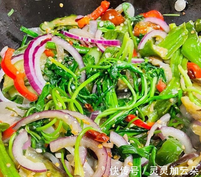 炒长菜——妈妈的创意菜,一盘吃足12种食材,零难度花样蔬菜做法!