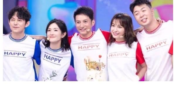 《快本》即将重新回归？知情人曝何炅最新行程，三档节目同时开录