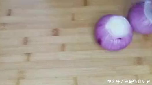 洋葱的最新吃法，好吃又好消化，简直太有食欲了