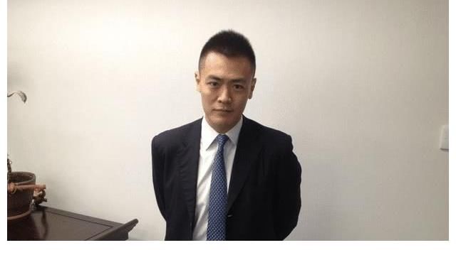 “北大校董”刘鸣炜:上非诚勿扰惨遭灭灯,主持人:他爸有165亿