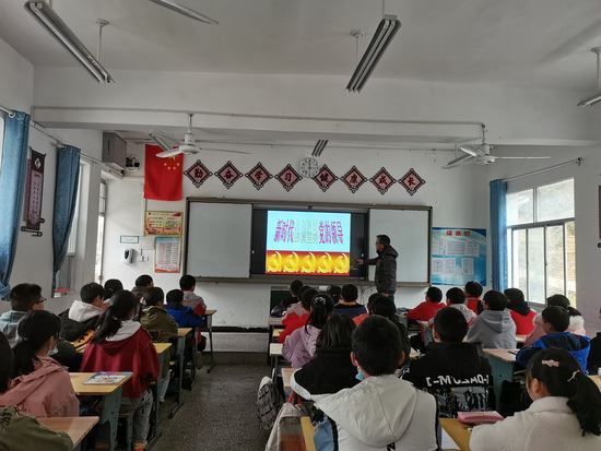 秭归九畹溪中学思政教师“同上一节课”暨优秀思政课展评活动落幕