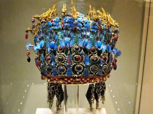 世界超美的5大凤冠：一件镶嵌1040颗钻石，中国独占两件傲视群芳