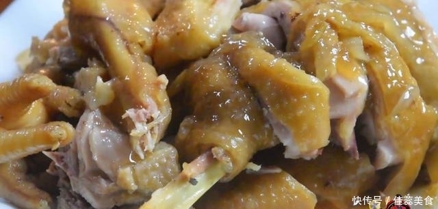 电饭煲洋葱焖鸡最好吃的做法,简单美味又下饭,看看你喜欢吃不?