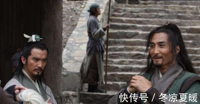 教头|林冲到底是好汉还是懦夫从这些事情表现的行为就可以看出来!