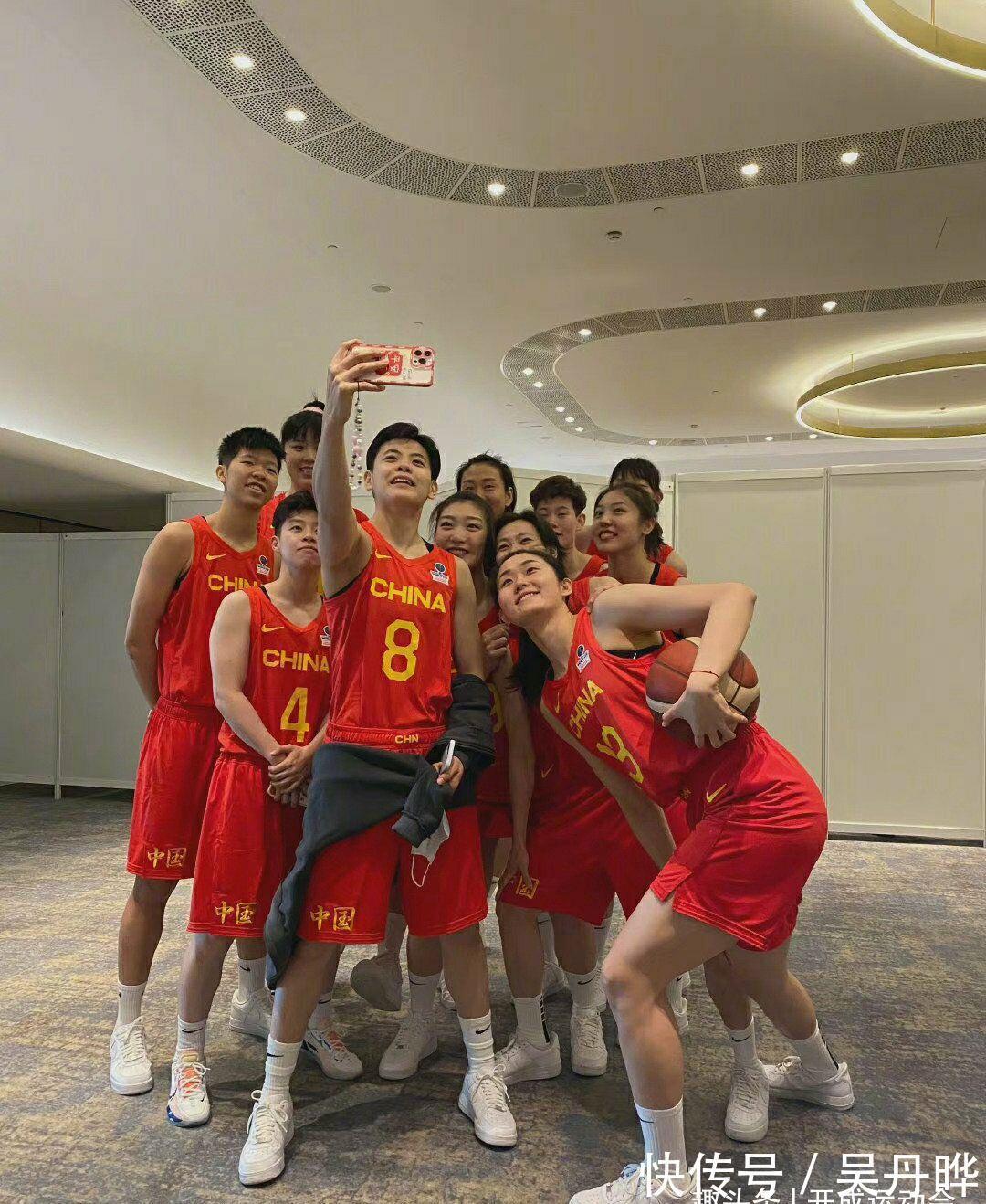 三分球|中国女篮险断电,第四节5分钟仅得2分,央视不播!主帅累垮李月汝