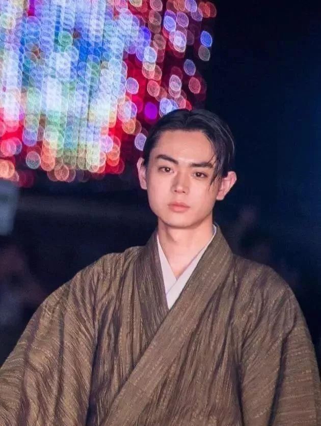 齐刘海 男生们,找对发型比找对女朋友还重要颜值从60到80没问题