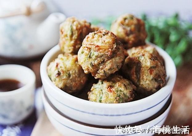 萝卜|炸萝卜丸子时，这一步不能少，丸子外酥里嫩，放凉不发硬，超好吃