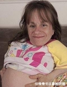 威尔|全球身材最矮小的母亲仅70厘米,不听医生警告拿命生下三个孩子