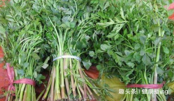 肝脏|女人不想老太快,常吃以下食物,养护肝脏,祛除黑斑,美容抗衰老