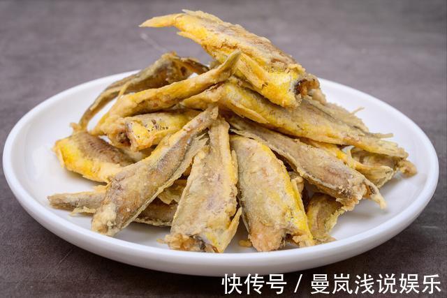 面粉|炸小黄鱼,别只会加面粉,多放这2样,出锅又酥又脆,凉了也不硬