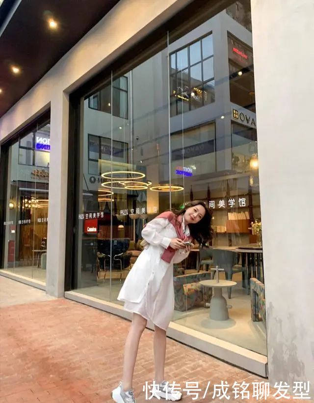 青春|春末时尚潮人穿搭，青春减龄极度舒适，用超美搭配让你瘦成闪电