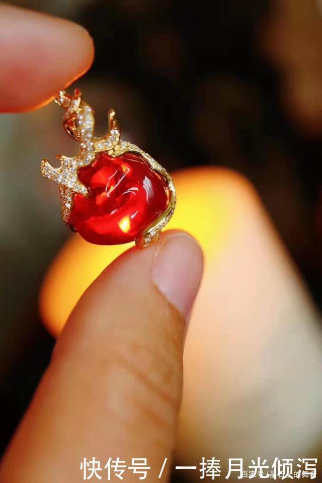 把珠宝做成心脏的样子,分享一些充满创意元素的珠宝