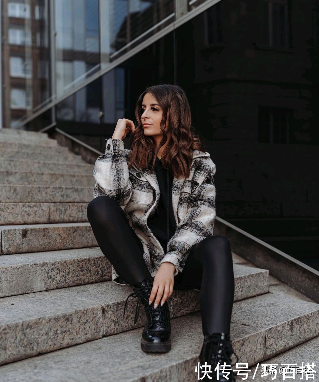 早春穿搭太有格调了，既能保证温度又能展示风度，小面积露肉绝了