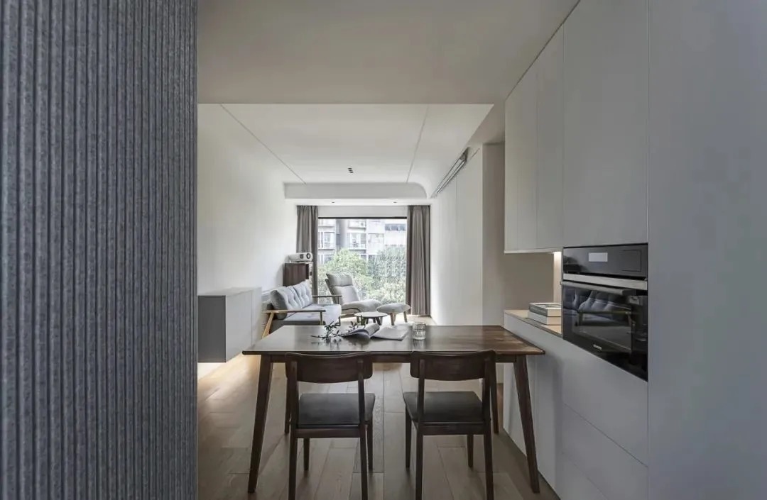 中西厨|客厅放弃电视,用一整面墙做收纳,快来跟这个神仙小户型学收纳!