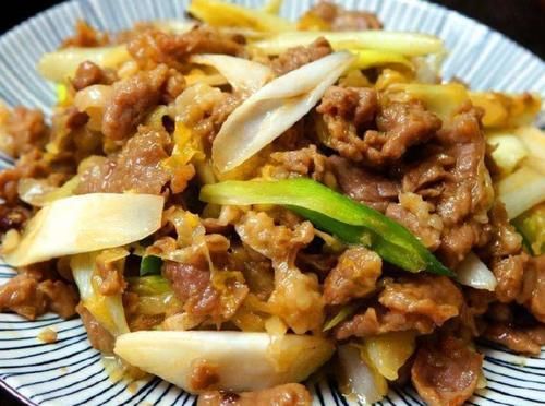 做法|炒牛肉时,下锅前多做一步,牛肉鲜嫩爽滑,不老不柴还不粘锅