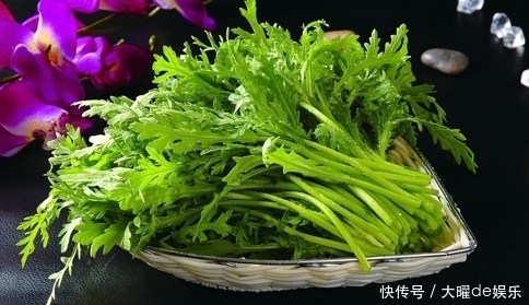 皮肤|女性不想老的太快,常吃此菜,排出黑臭宿便,皮肤细腻有弹性