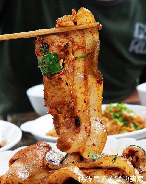 火候|做回锅肉火候很关键，教你1个小技巧，肉煸得更透，肥肉香而不腻