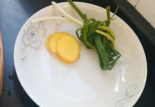 蜜汁|淮扬大厨分享“蜜汁红烧牛肉”简单好吃家常做法,加它鲜香软烂