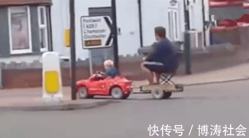 表情|萌娃开车带爸爸“兜风”火了,爸爸一脸享受的表情,网友:娃太难