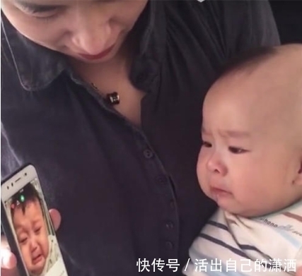 宝宝|爸爸给宝宝看了一个视频,宝宝的反应太过激动,妈妈看到后笑喷了