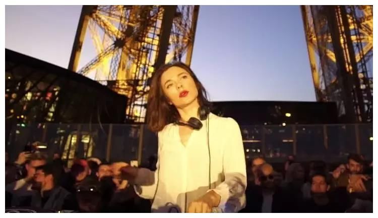 Nina Kraviz：Techno DJ的地下与主流